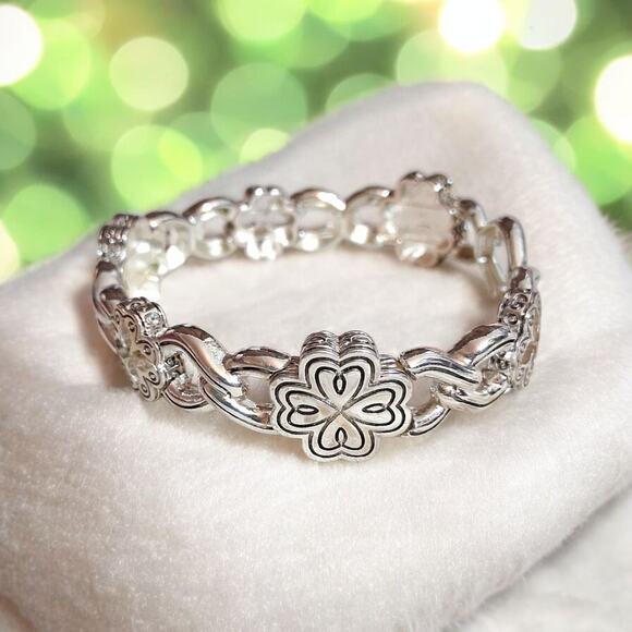 Silver Toned Napier Bracelet With Floral & Clover Design Stretch Fashion - Picture 1 of 4